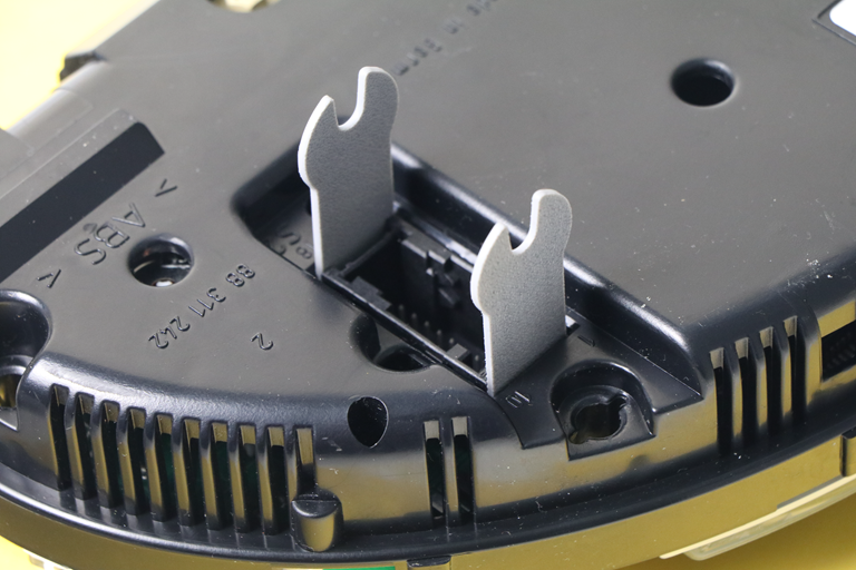 2-in-1 BMW Instrument Cluster Service Tool – Connector Release & Pointer Gap Setter (E38 / E39 / E53)