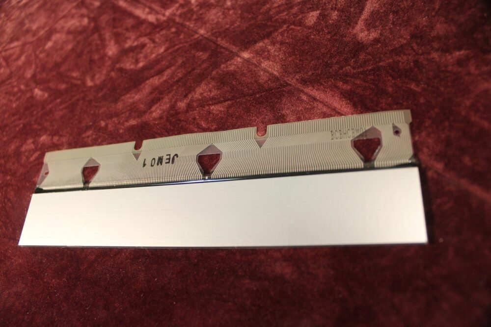 RRCLLCD_1.jpg Range Rover LCD Display w/ "silver" ribbon cable