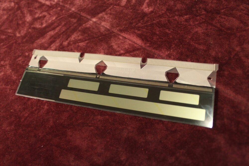 RRCLLCD_3.jpg Range Rover LCD Display w/ "silver" ribbon cable