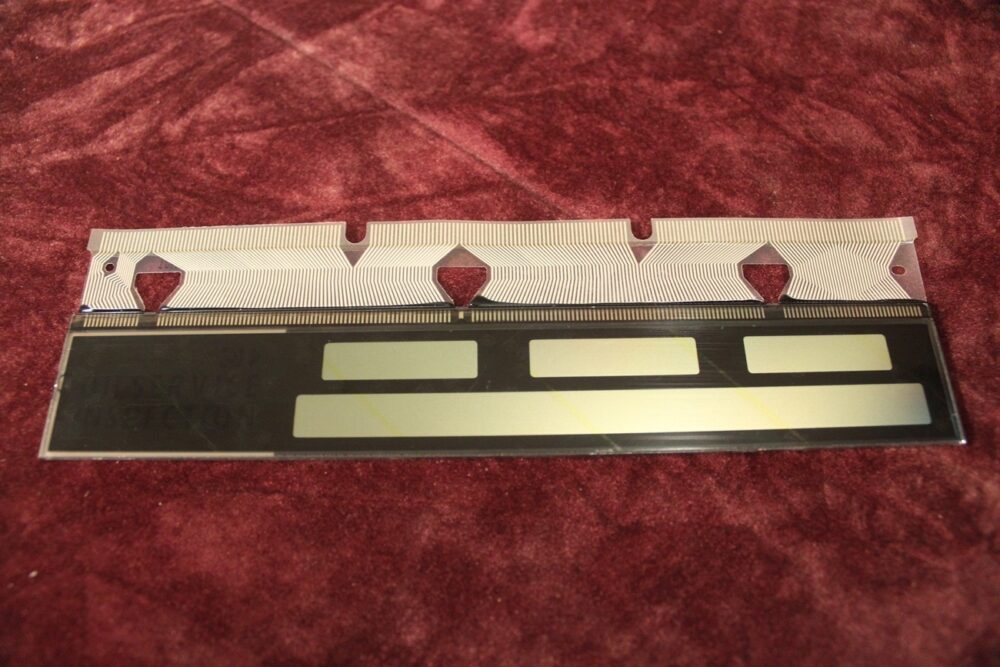 RRCLLCD_5.jpg Range Rover LCD Display w/ "silver" ribbon cable