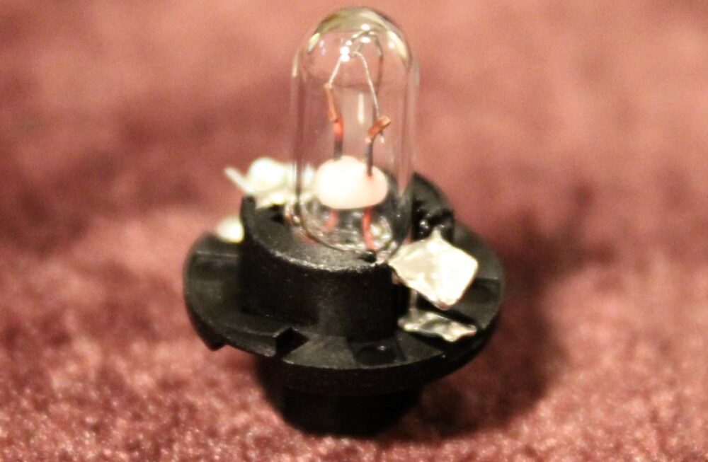 BMW Instrument Cluster backlight bulbs Black socket 1.2W 12V