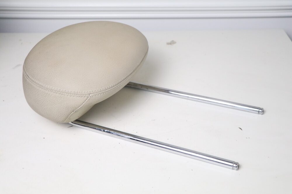 57-1001.jpg 03-05 Mercedes W209 Clk320 Clk500 Passive Front Seat Headrest Head Rest Beige