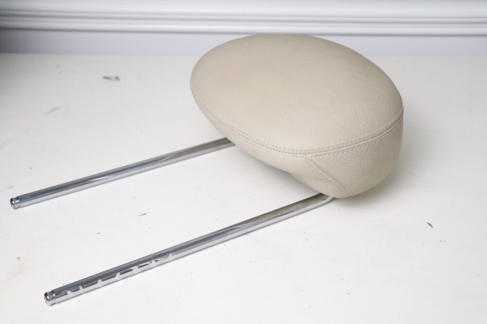 57-1002.jpg 03-05 Mercedes W209 Clk320 Clk500 Passive Front Seat Headrest Head Rest Beige