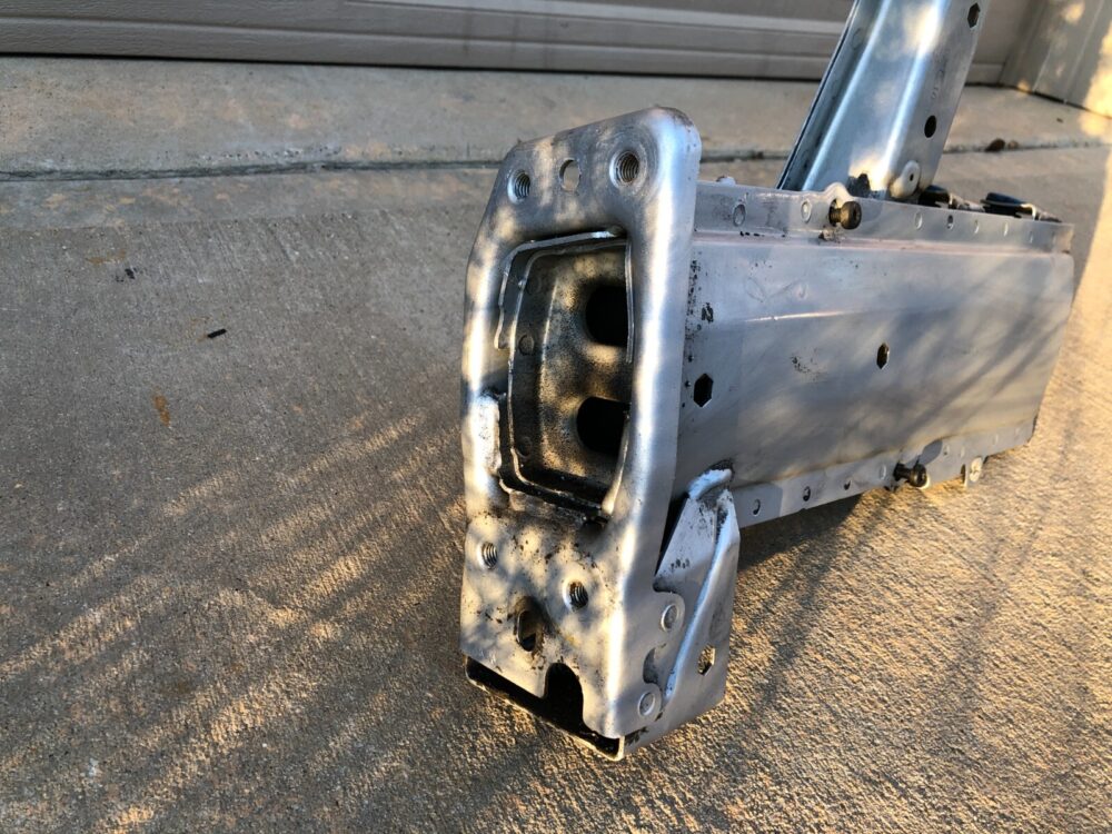 2011-2014 Porsche Cayenne S Left Driver Side Front Frame Rail Apron Clip Cut OEM