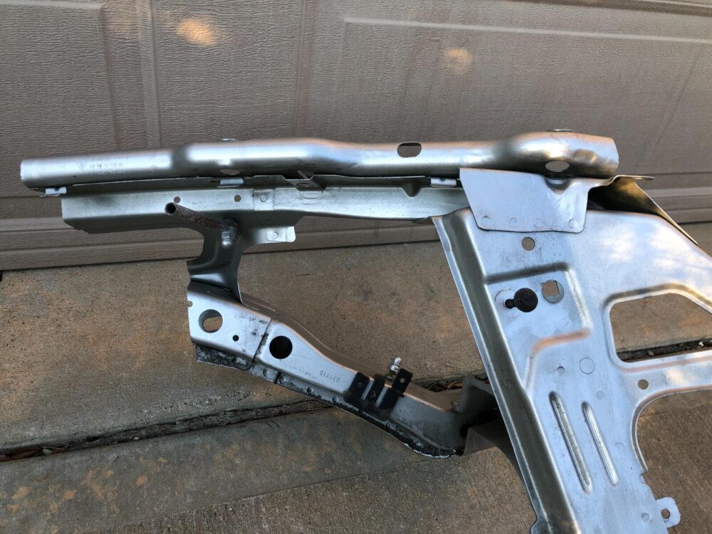 2011-2014 Porsche Cayenne S Left Driver Side Front Frame Rail Apron Clip Cut OEM