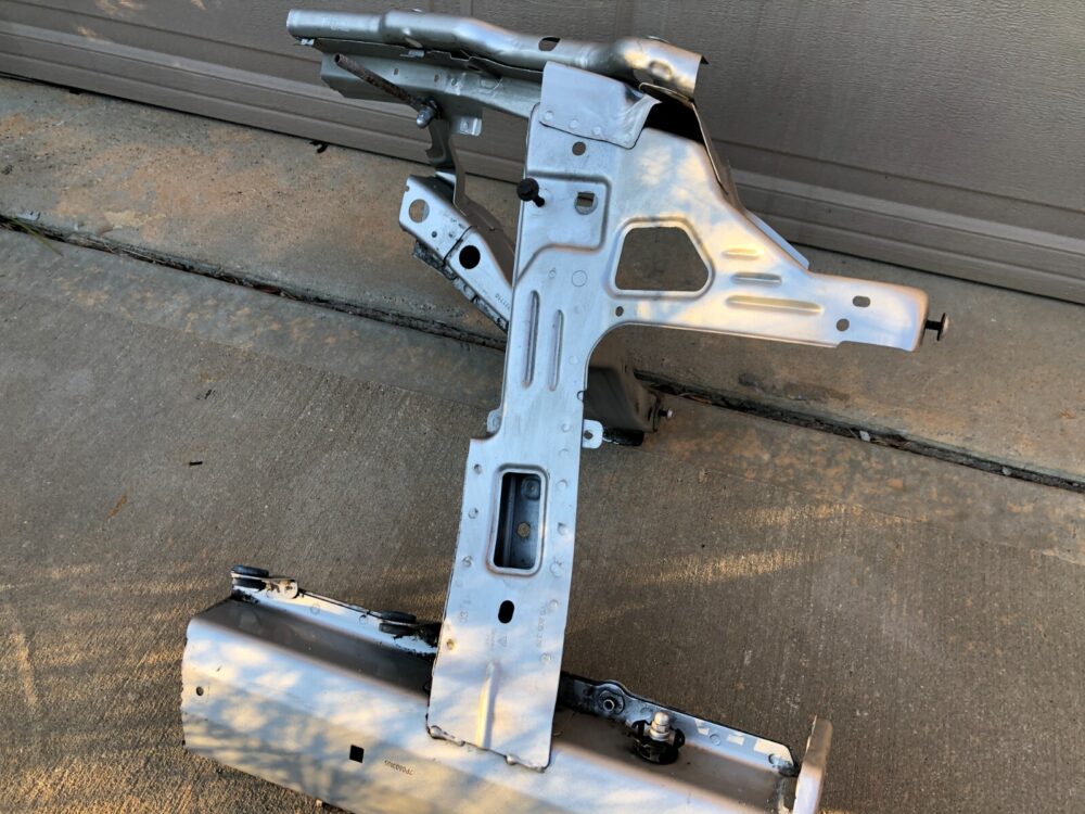 2011-2014 Porsche Cayenne S Left Driver Side Front Frame Rail Apron Clip Cut OEM