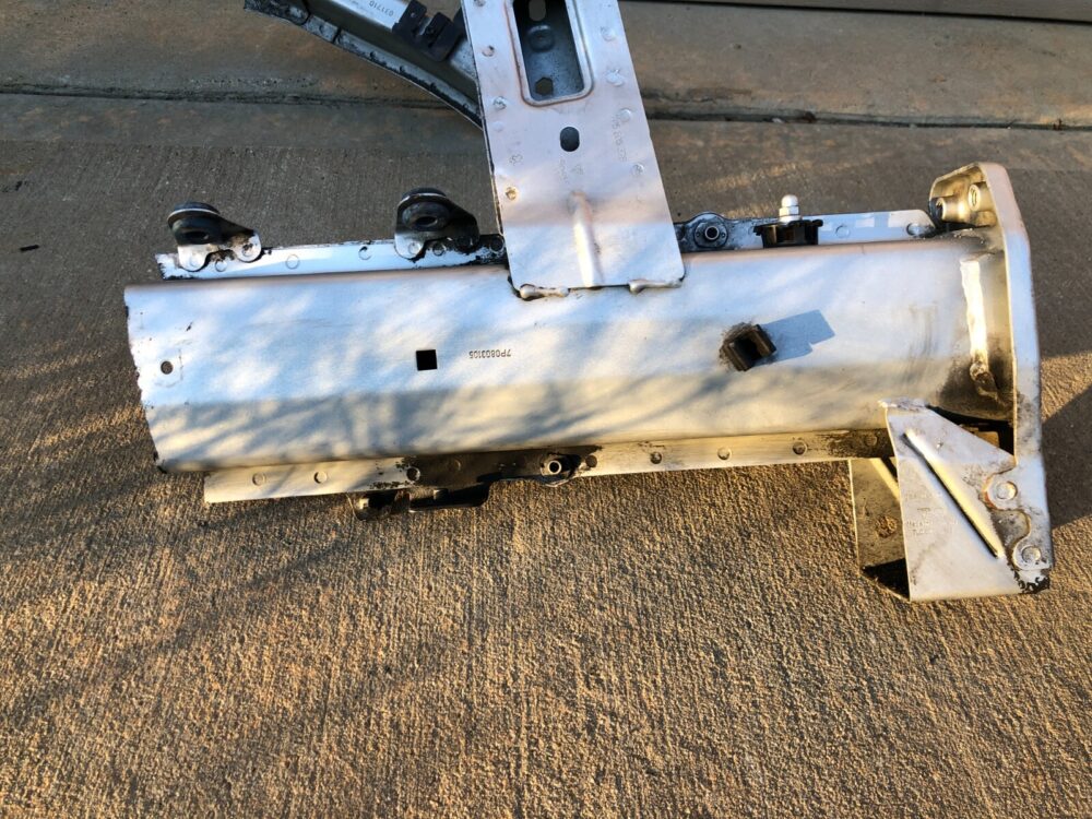 2011-2014 Porsche Cayenne S Left Driver Side Front Frame Rail Apron Clip Cut OEM