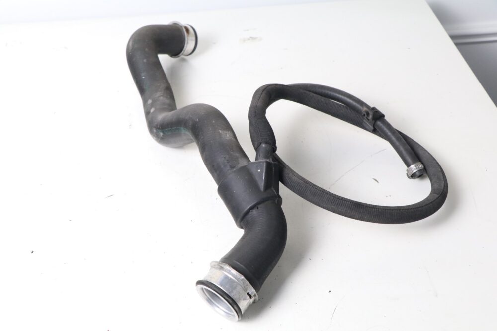 06-08 (to 07/31/07) Mercedes Clk350 W209 Upper Radiator Coolant Water Hose OEM