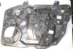11-18 Porsche Cayenne S Front Right Passenger Side Door Window Regulator OEM