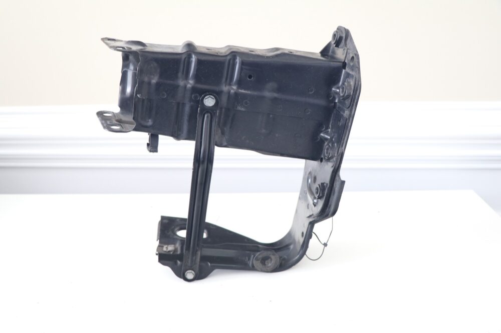 Â 03-09 Mercedes W209 Clk350 Front Left Side Bumper Reinforcement Bracket OEM