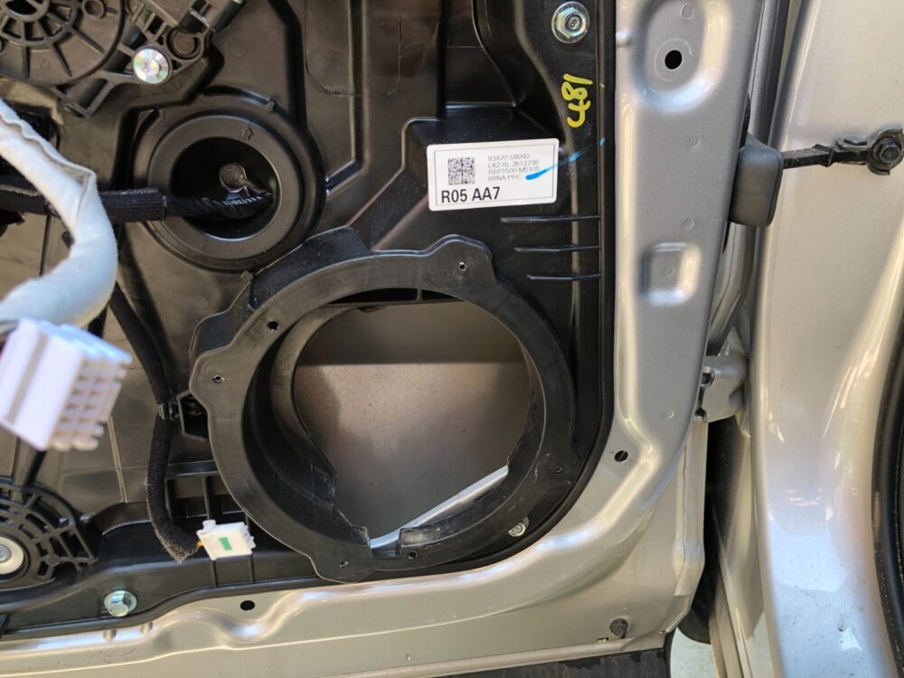 57-1564.jpg 2020-2025 Hyundai Palisade OEM Rear Left Driver Door Shell Silver (t2x)