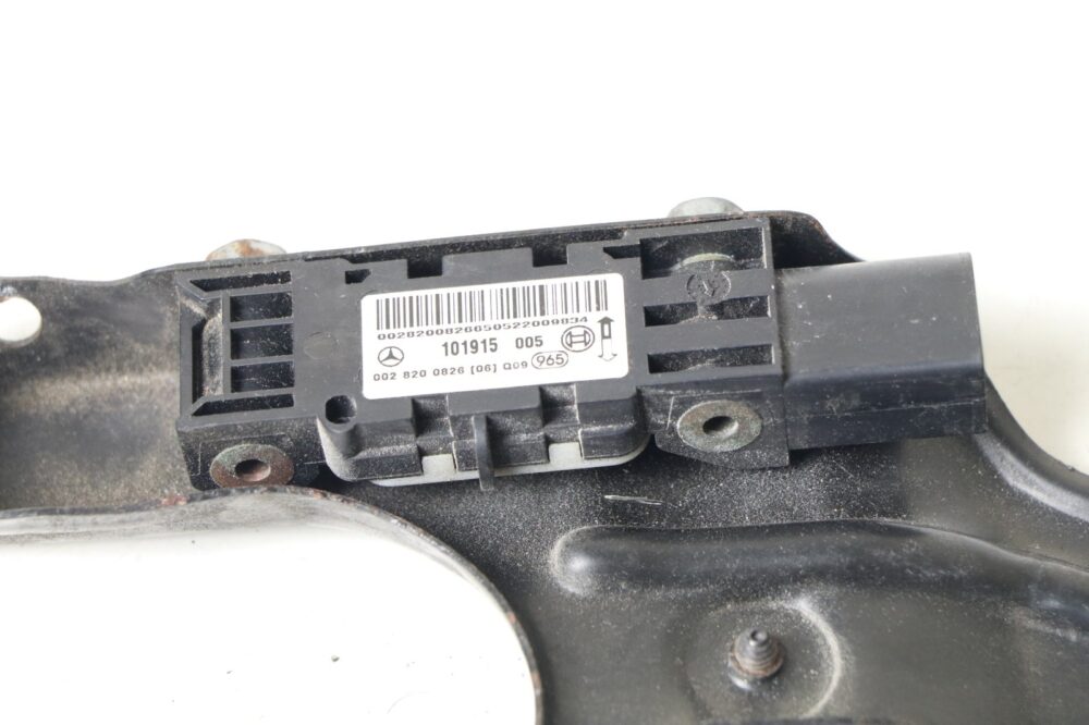 03-09 W209 Mercedes Clk350 Clk500 Clk550 Clk320 Radiator Support Bracket Left