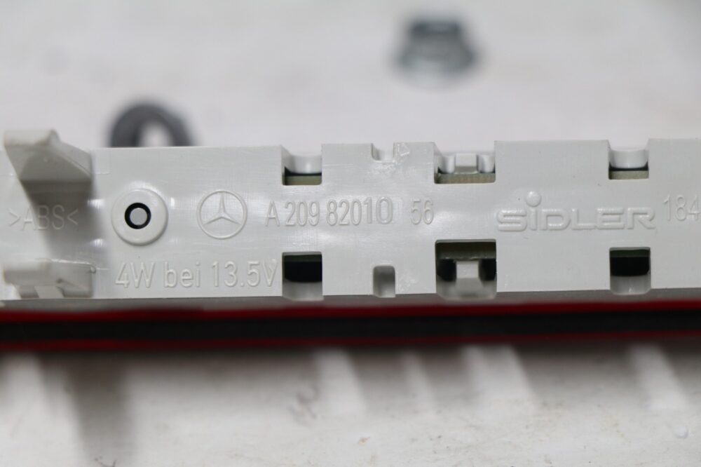 03-09 Mercedes W209 Clk350 Clk550 Rear Trunk 3rd Third Brake Stop Light Lamp OEM