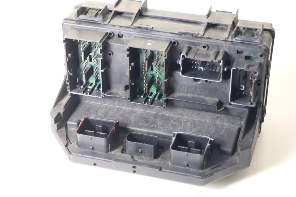 2012 Dodge Caravan T&c Tipm Temic Integrated Fuse Box Module 68105507ac Reman