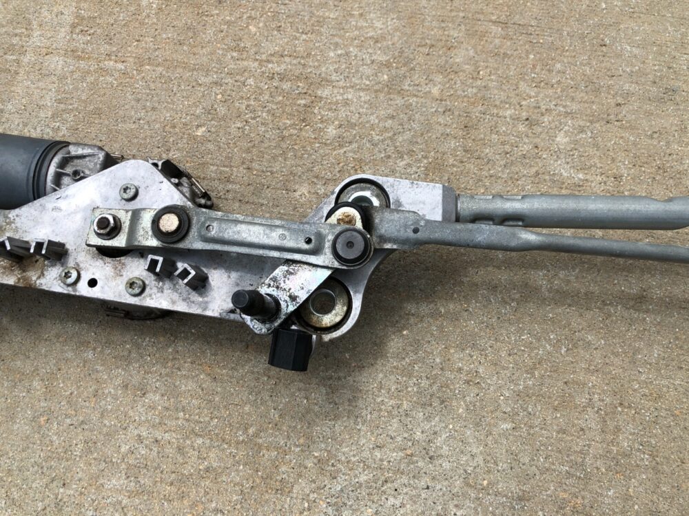2011-2018 OEM Porsche Cayenne S 958 Front Windshield Wiper Linkage Motor Bosch