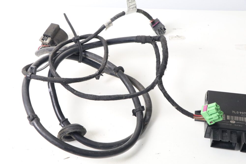 57-1997.jpg Control Module With Wiring Harness For 2003-2010 Porsche Cayenne Tow Hitch