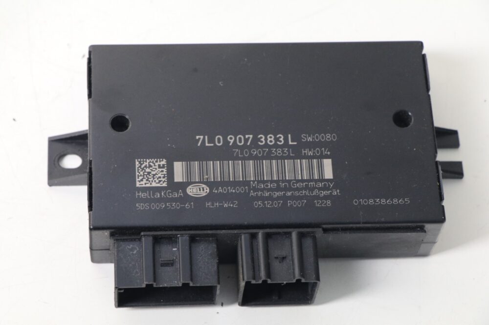 57-1999.jpg Control Module With Wiring Harness For 2003-2010 Porsche Cayenne Tow Hitch