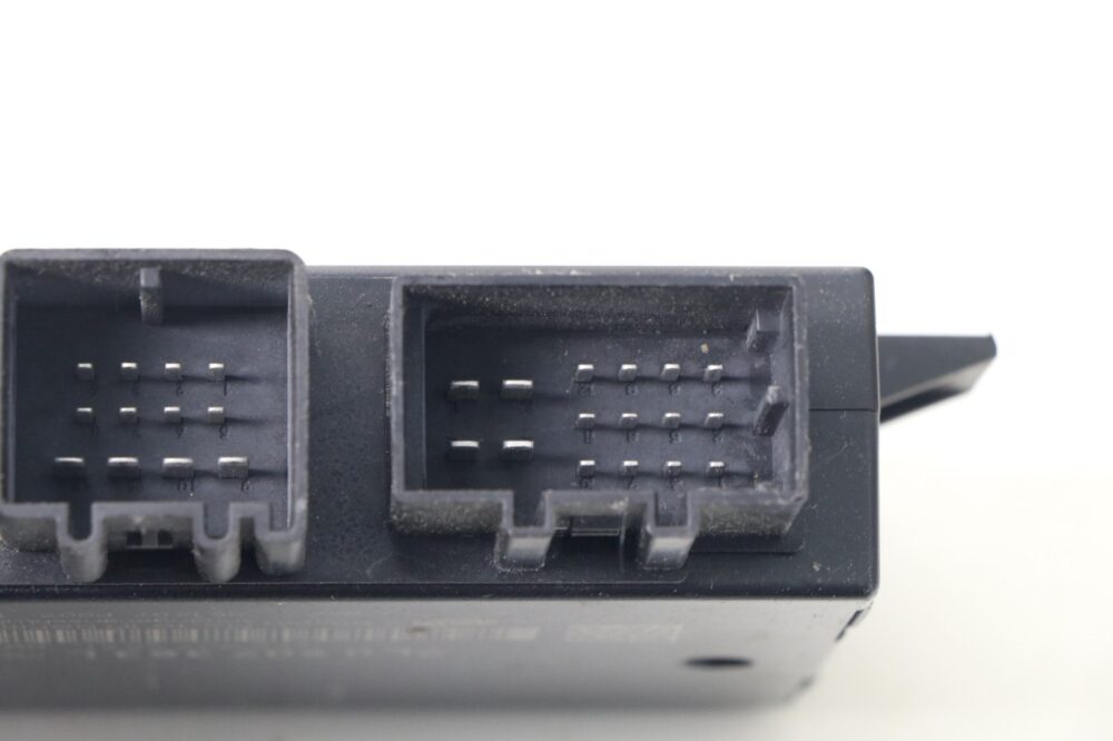 57-2000.jpg Control Module With Wiring Harness For 2003-2010 Porsche Cayenne Tow Hitch