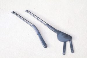 2006 2007 Mercedes Clk350 Clk320 Clk500 Set Of 2 Left Right Front Wiper Arms