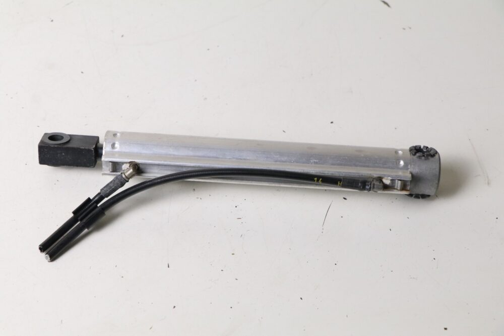 03-09 Mercedes W209 Clk350 Top Main Hydraulic Cylinder Right Passenger Side