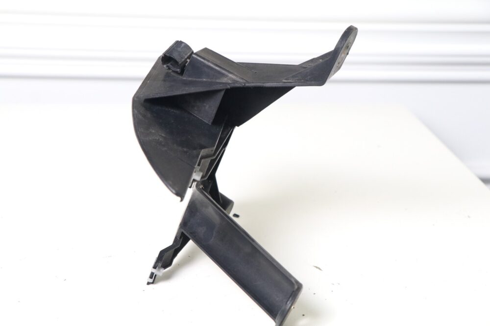 2011-2014 Porsche Cayenne - Left Lane Change Assist Control Module Bracket