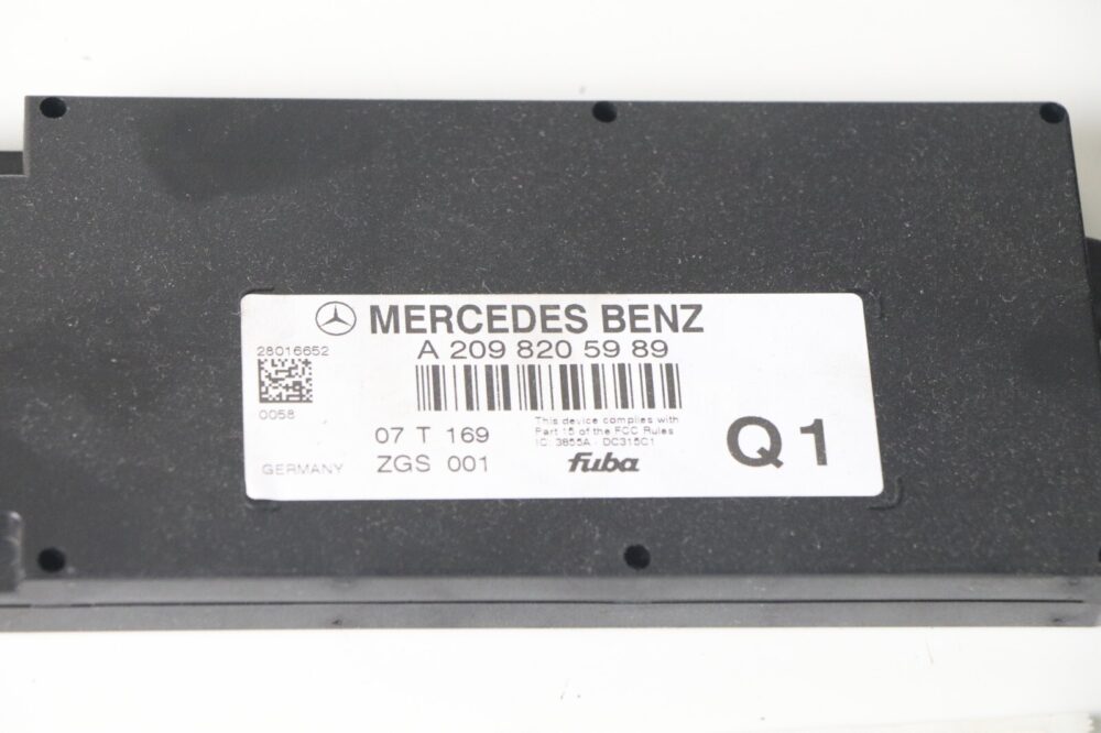 06-09 Mercedes Clk350 W209 Convertible Right Radio Key AM FM Signal Antenna Amp