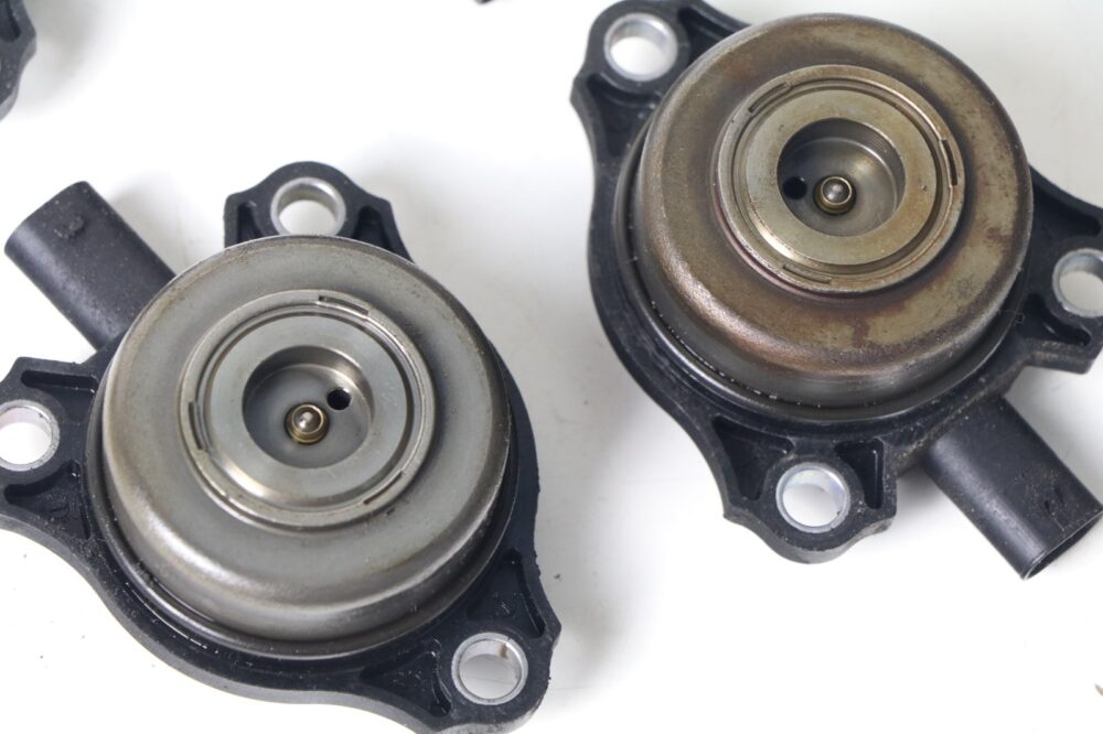 57-658.jpg Mercedes W204 C300 E350 Ml350 M272 Camshaft Adjuster Magnet Solenoid Valve OEM
