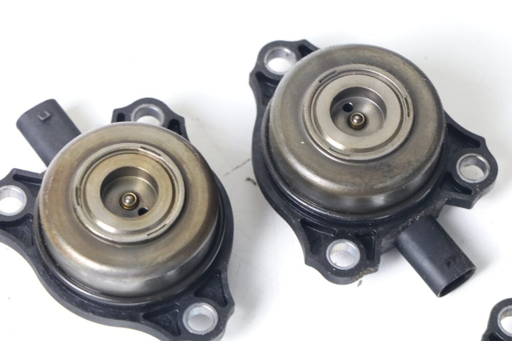57-659.jpg Mercedes W204 C300 E350 Ml350 M272 Camshaft Adjuster Magnet Solenoid Valve OEM