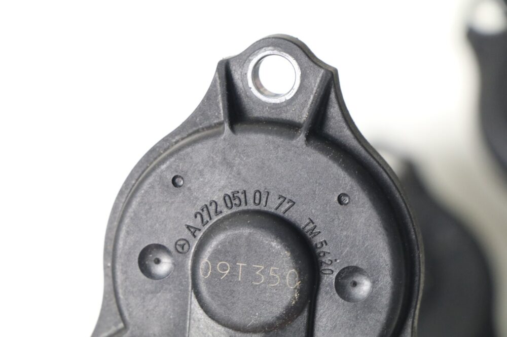 57-661.jpg Mercedes W204 C300 E350 Ml350 M272 Camshaft Adjuster Magnet Solenoid Valve OEM