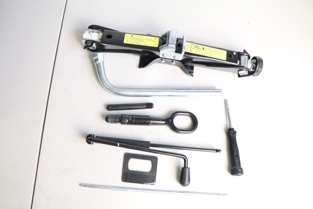 57-720.jpg 08-17 Audi B8 A4 S4 8t A5 Foam Holder Tool Kit Jack Emergency Trunk Kit OEM