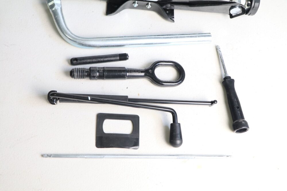 57-721.jpg 08-17 Audi B8 A4 S4 8t A5 Foam Holder Tool Kit Jack Emergency Trunk Kit OEM