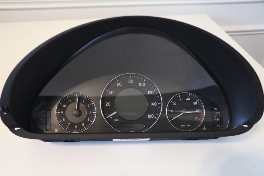 57-750.jpg 08 Mercedes W209 Clk350 Clk550 Instrument Cluster Speedometer OEM 0-miles #3