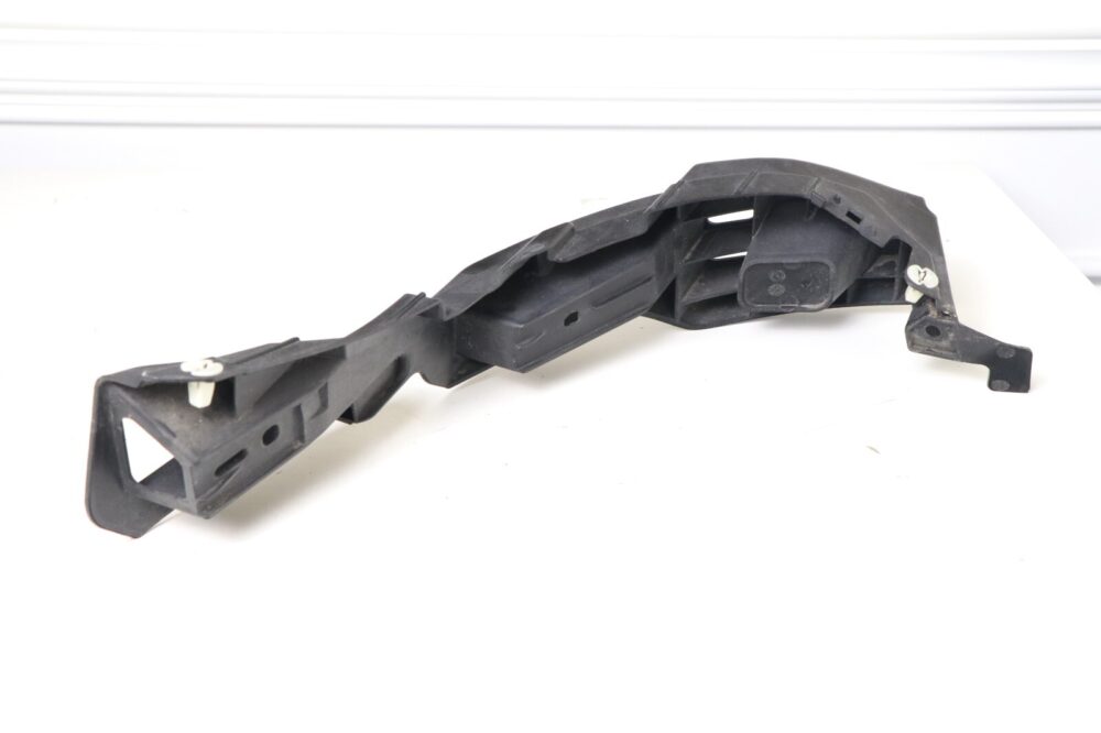 2011-2014 Porsche Cayenne - Rear Right Bumper Mount Bracket / Guide 7p5807394a