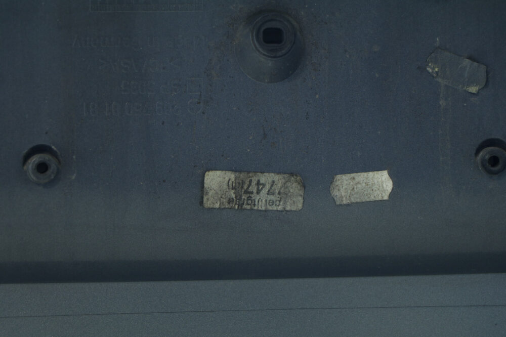 03-09 Mercedes W209 Clk500 Trunk Lid License Plate Holder C747 Granite Gray