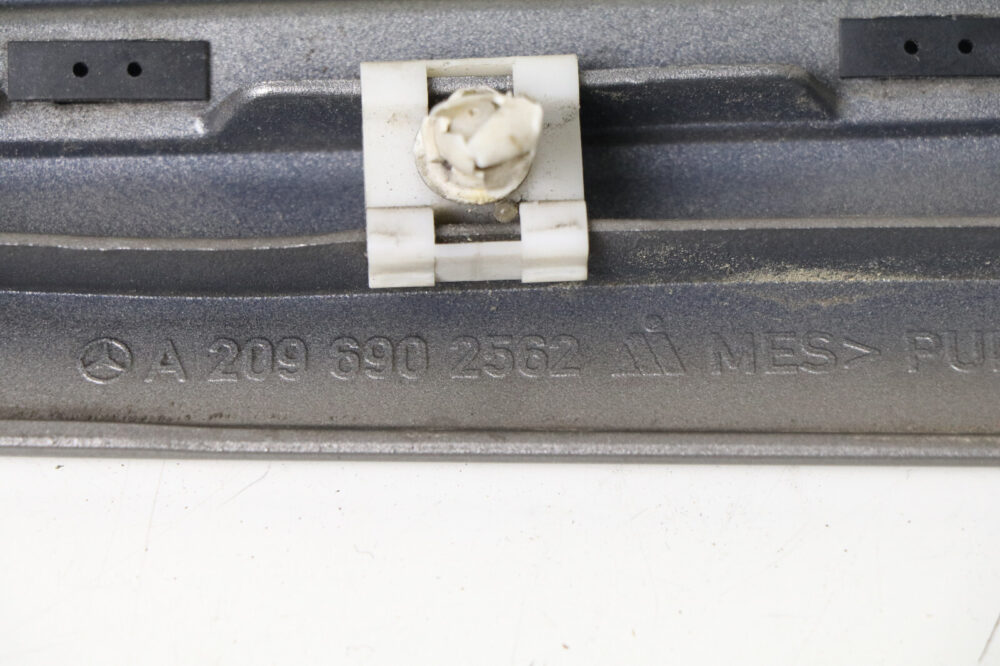 03-09 Mercedes W209 Clk-class Rear Left Quarter Exterior Trim Molding Silver