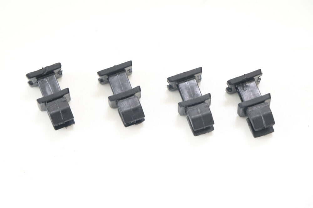 Mercedes W209 06-09 Clk350 Interior Trunk Rear Panel Trim Rivet (short) 4pcs