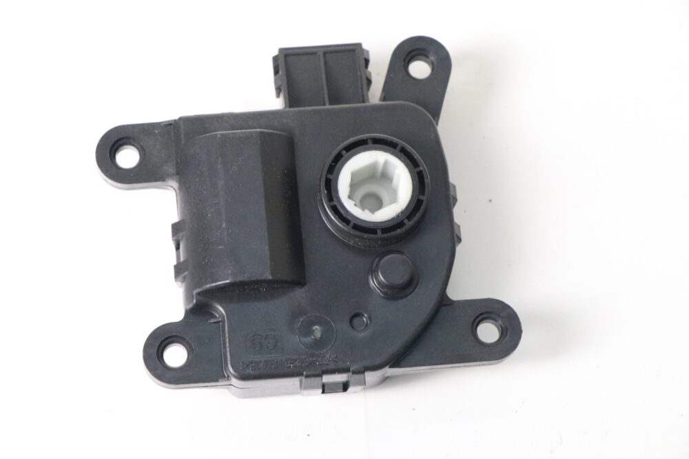 57-1930.jpg 2020-2025 Hyundai Palisade HVAC Air Flap Actuator H40073-0881 OEM