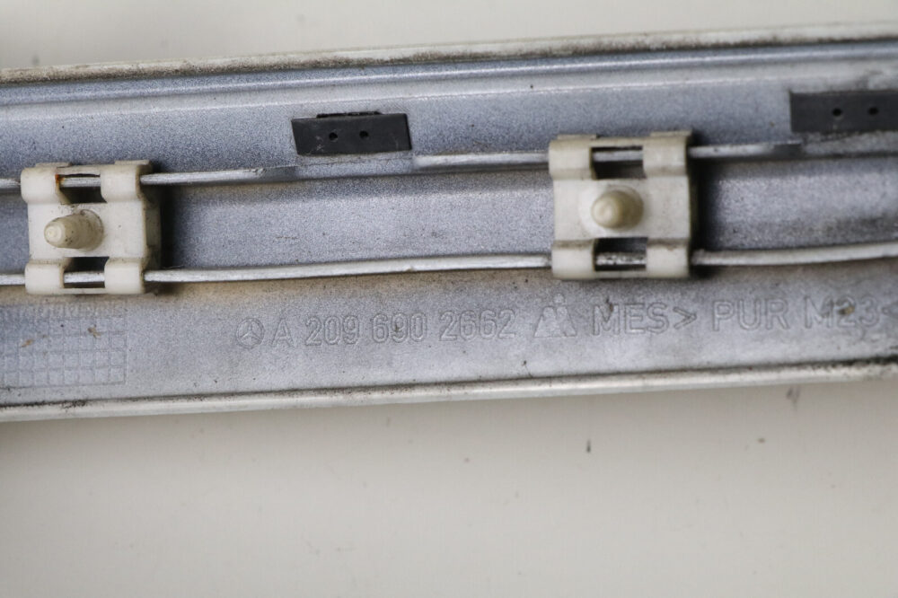 57-572.jpg 04-09 Mercedes W209 Clk-class Rear Right Quarter Exterior Trim Molding White OEM