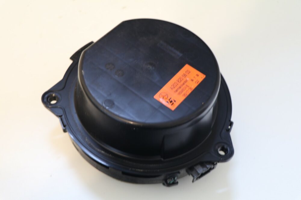 57-62.jpg 03-09 Mercedes W209 Clk500 Clk350 Passenger Right Side Door Speaker L7 Harman