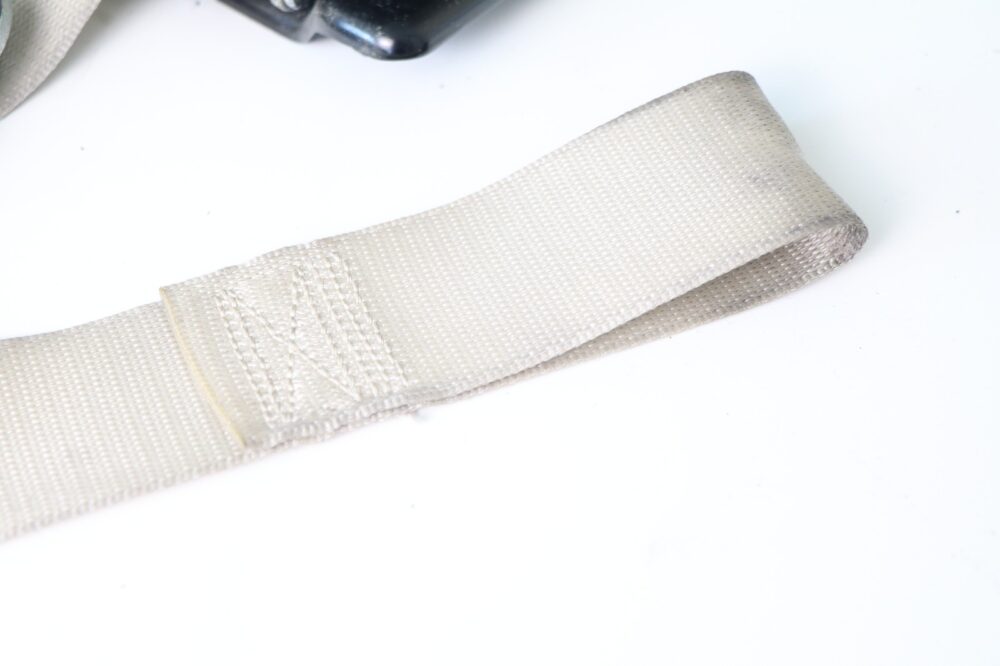 06-09 Mercedes W209 Clk550 Clk350 Front Left Side Seat Belt Retractor Beige