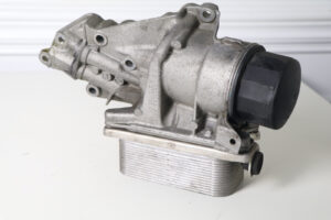Mercedes W209 Clk350 Clk550 Oil Cooler Filter Housing Heat Exchanger OEM