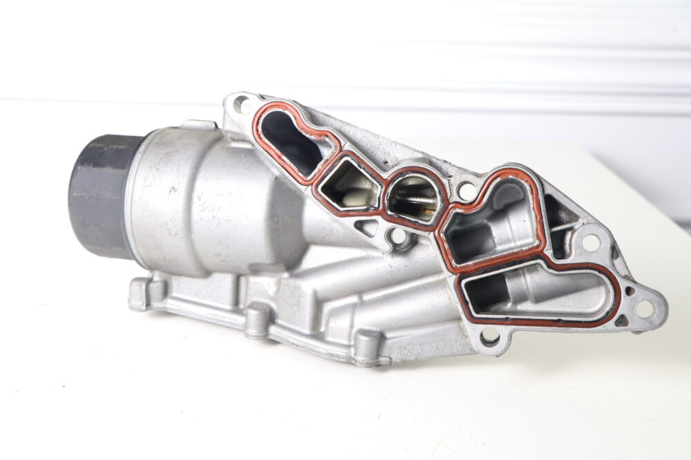 57-676.jpg Mercedes W209 Clk350 Clk550 Oil Filter Housing OEM