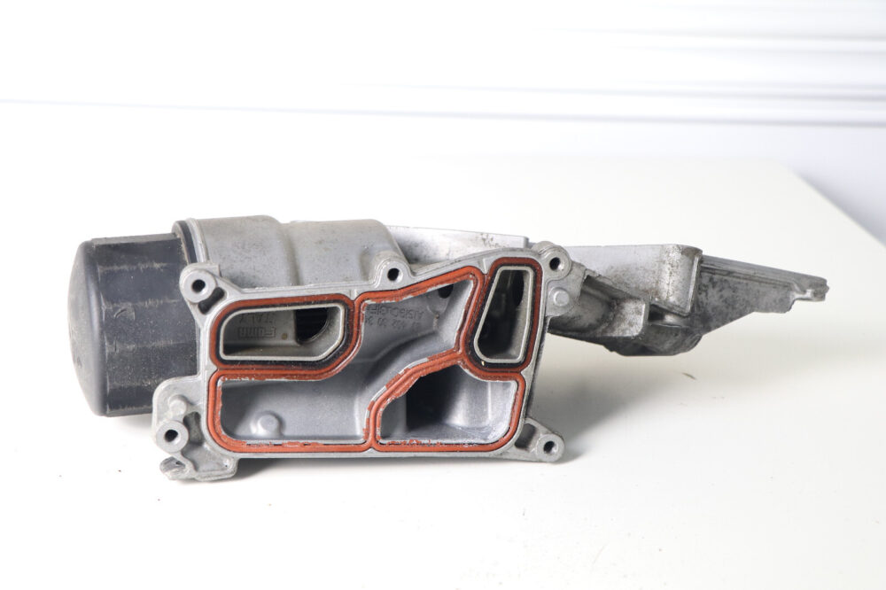 57-677.jpg Mercedes W209 Clk350 Clk550 Oil Filter Housing OEM