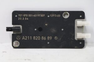 03 - 06 Mercedes W211 E320 Antenna Radio Amplifier Booster Module 2118208689 OEM