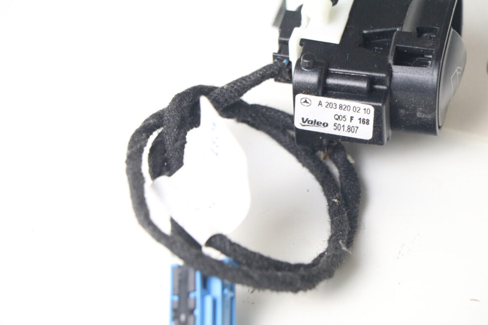 03-09 Mercedes-benz Clk320 Clk350 Clk550 Front Rear Passenger Window Switch