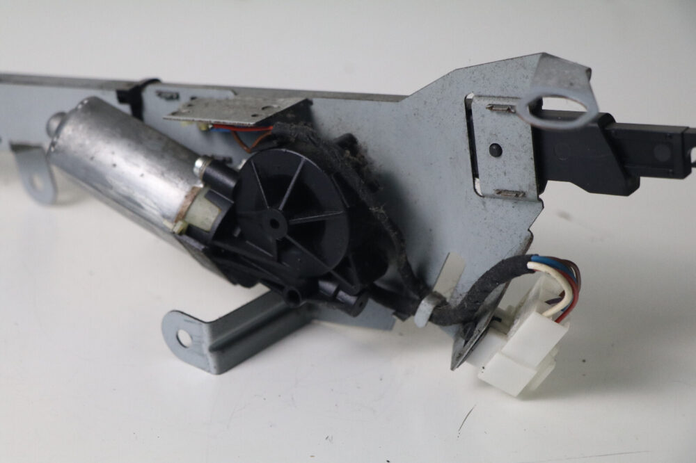 03-05 W209 Mercedes Clk550 Clk350 Front Right Passenger Side Seat Belt Feeder #3