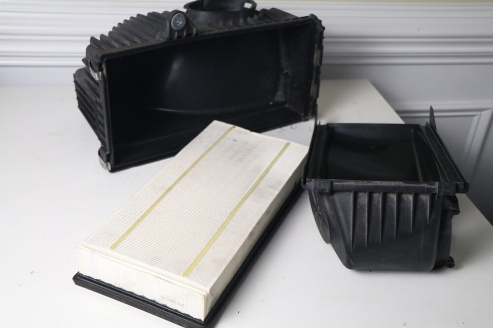 11-18 Porsche Cayenne S Turbo Air Filter Lid Cover Box Left Driver Side OEM