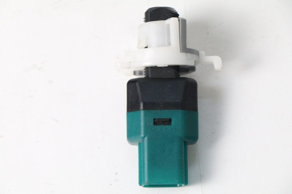 57-130.jpg Hyundai Tucson Kia Sportage Brake Pedal Stop Light Switch Sensor OEM 93813-g8100
