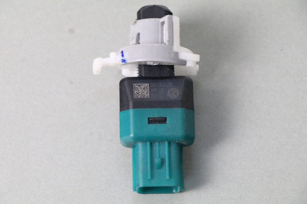 57-131.jpg Hyundai Tucson Kia Sportage Brake Pedal Stop Light Switch Sensor OEM 93813-g8100