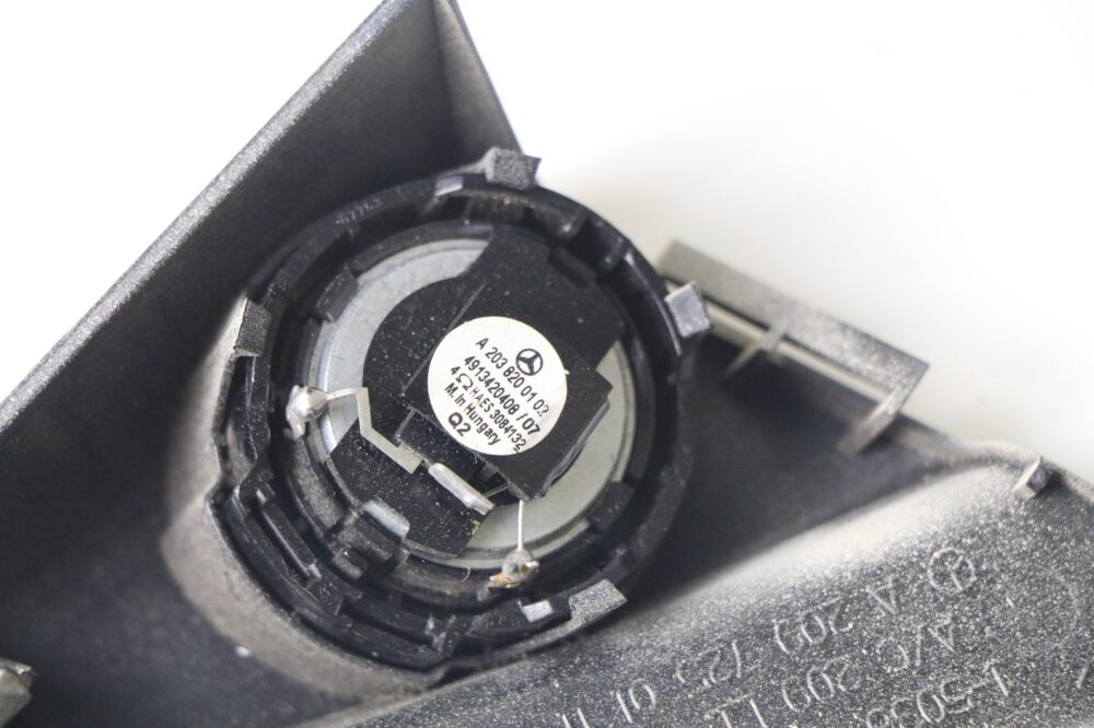 57-149.jpg 05-09 Mercedes W209 Clk350 Left Door Tweeter Speaker Beige A2097250111 OEM
